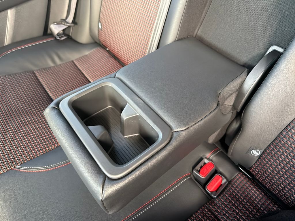 New 2026 Nissan Kicks SR 4D Sport Utility