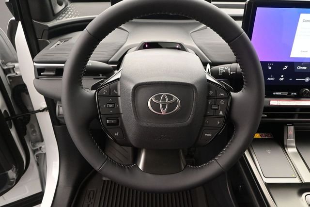 New 2026 Wind Chill Pearl/Black Toyota XSE image 5