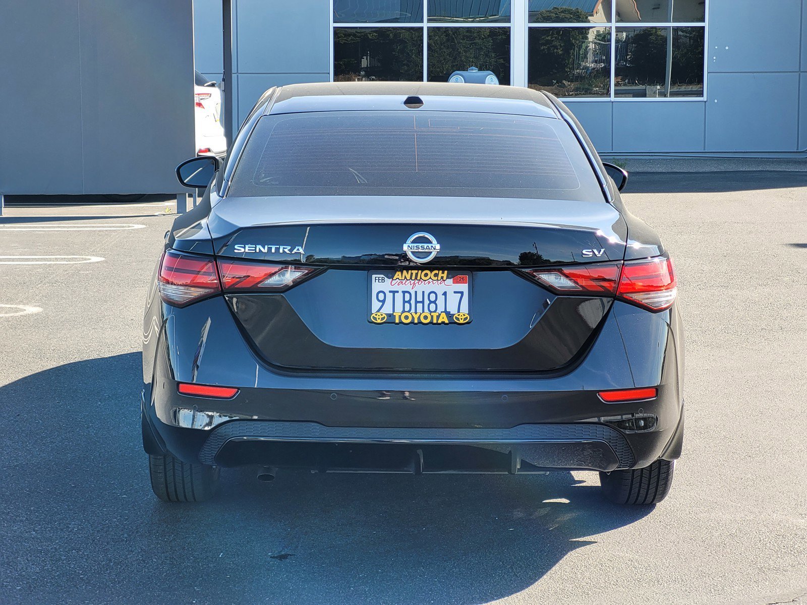 Used 2022 Super Black Nissan SV image 5