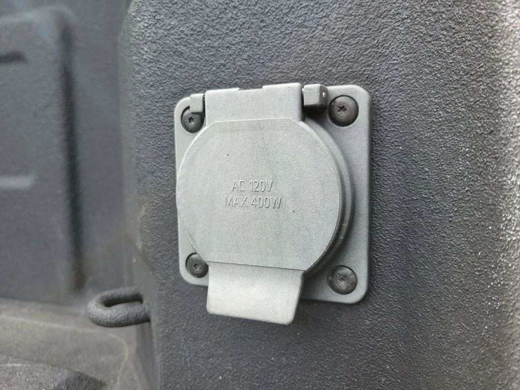 Used 2021 White GMC AT4 image 9
