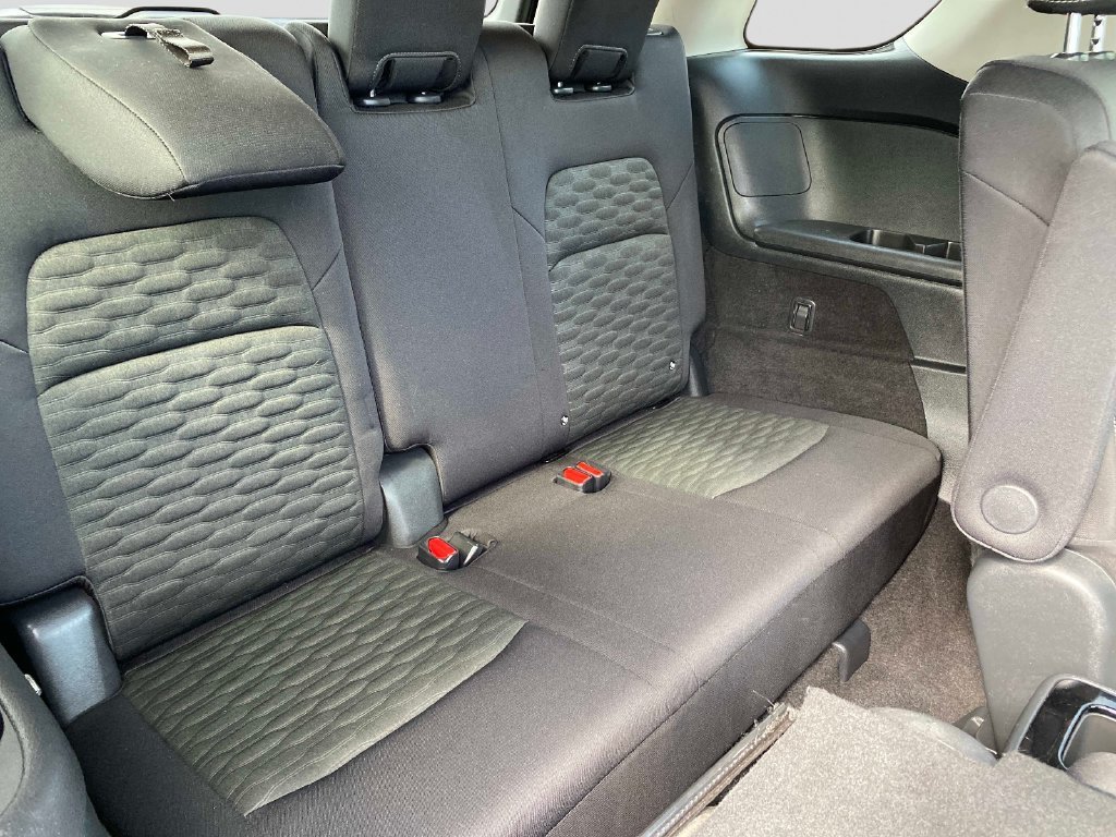 Used 2022 Silver Nissan SV image 28
