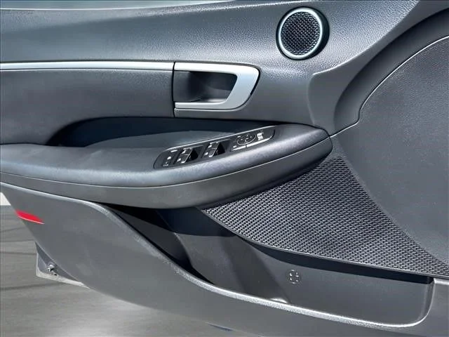 Used 2024 Blue Hyundai SEL image 21