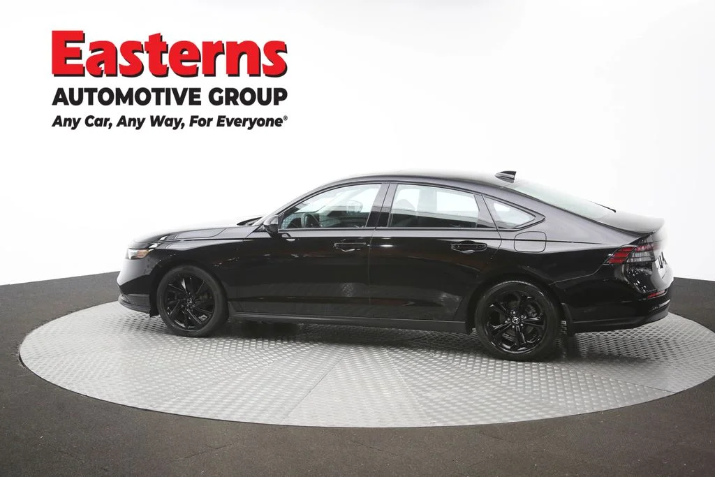 Used 2025 Black Honda SE image 61