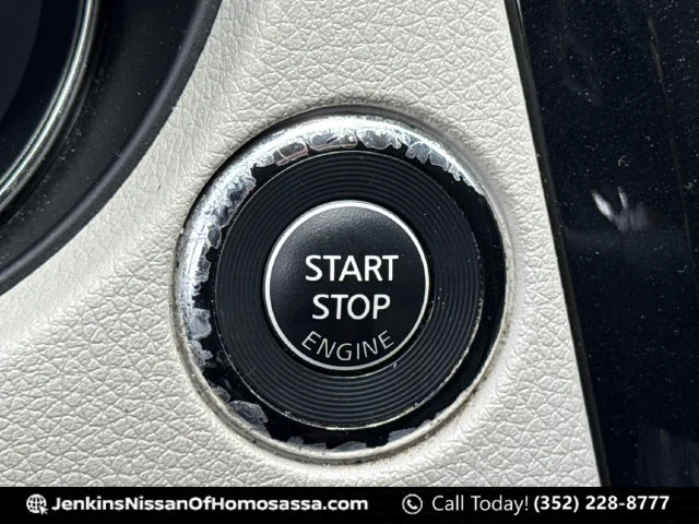Used 2021 Silver Nissan SL image 47