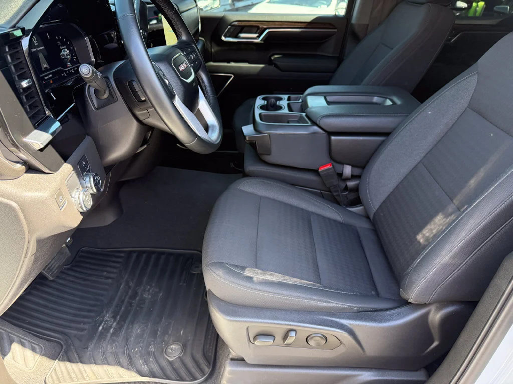 Used 2023 SUMMIT WHITE GMC Elevation image 23