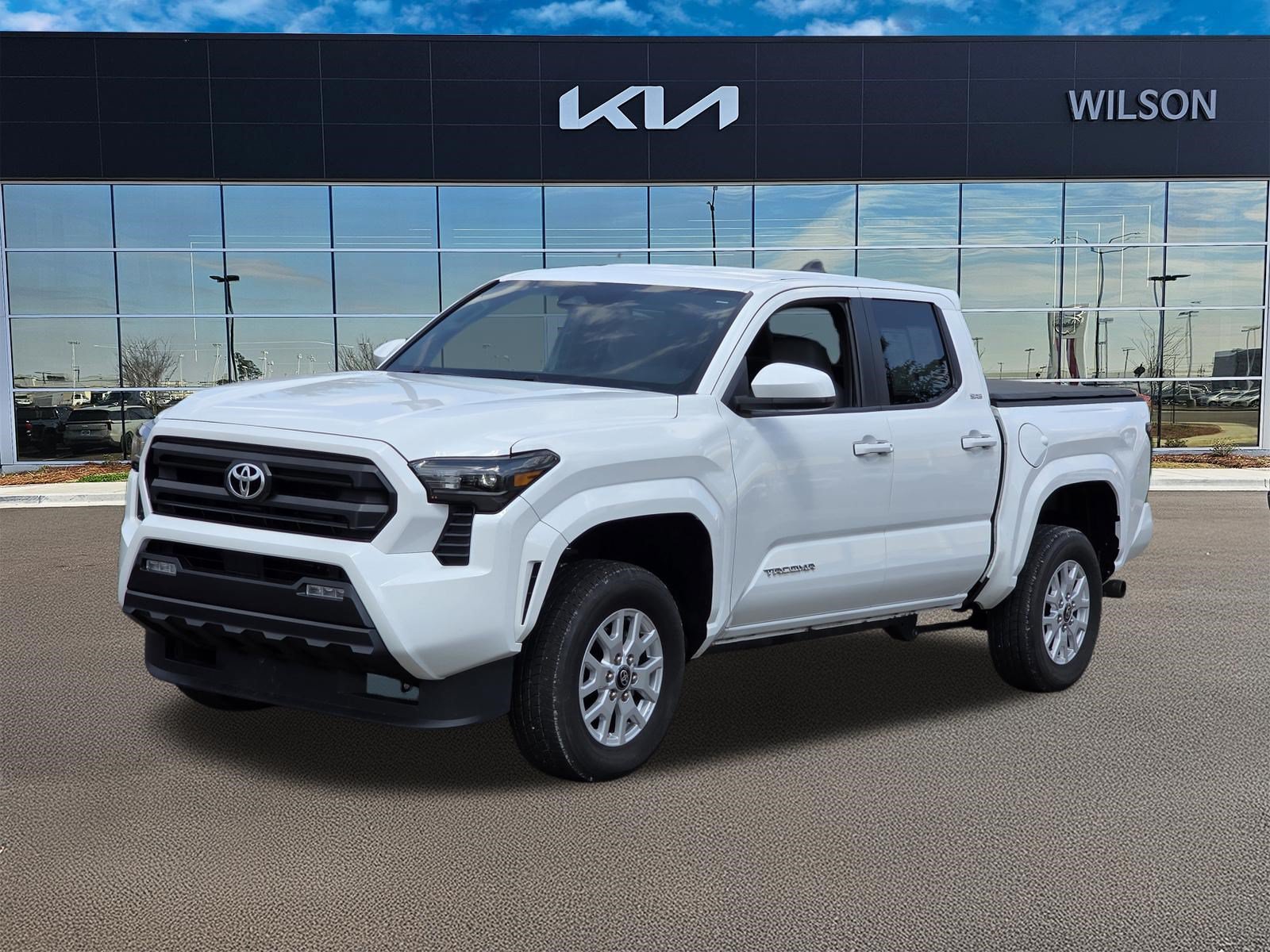2025 Toyota Tacoma SR5 - Photo 7
