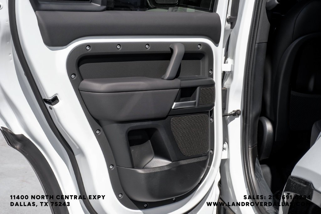 New 2026 Fuji White Land Rover X-Dynamic SE image 45