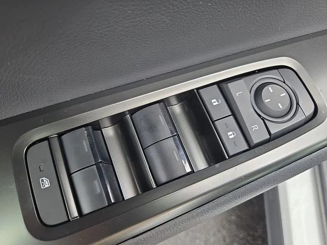 2026 Lexus UX Hybrid 300h Premium - Photo 10