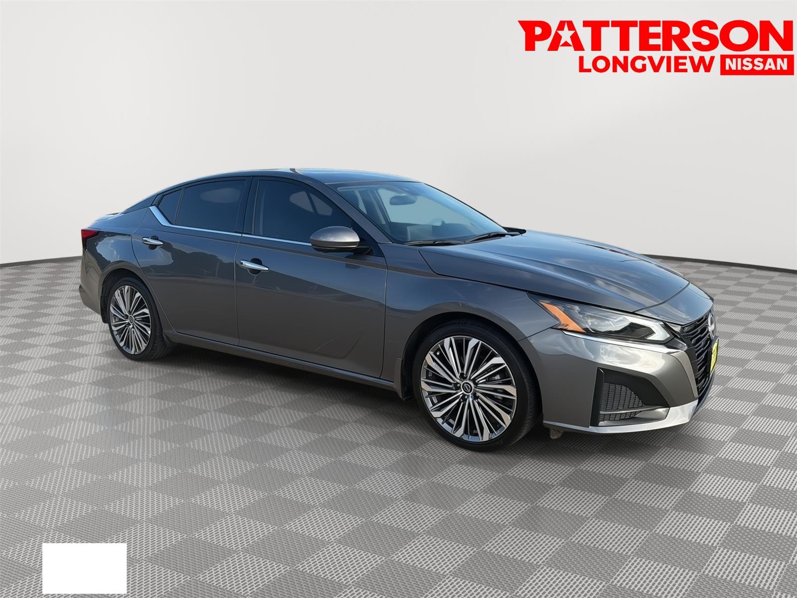 Used 2025 Gun Metallic Nissan SL image 1
