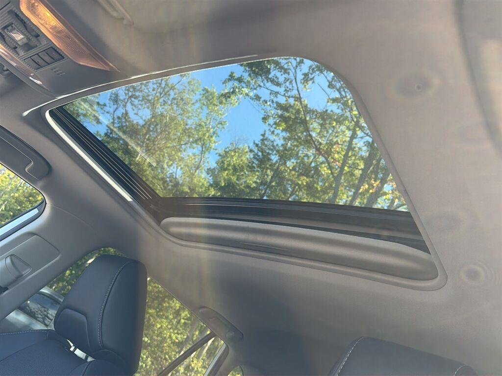 Used 2019 Blizzard Pearl Toyota Limited image 4