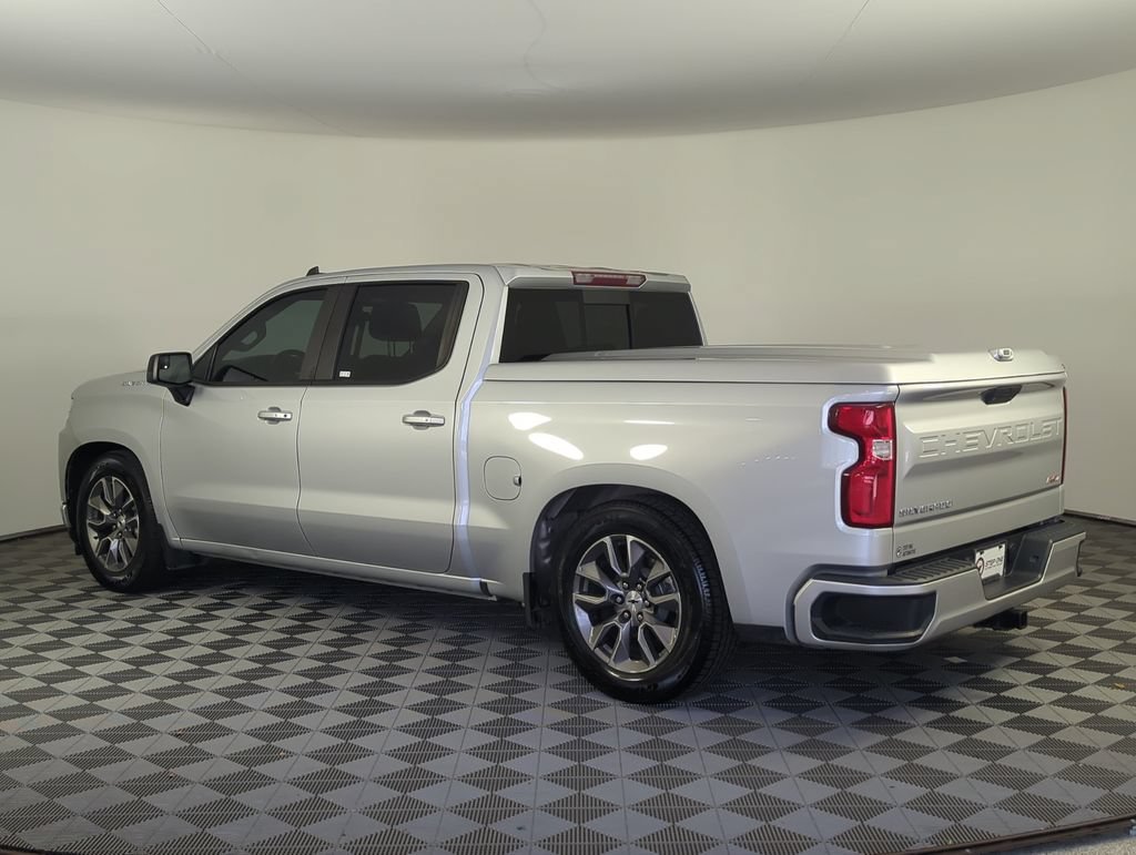 Used 2019 SILVER ICE METALLIC Chevrolet RST image 4