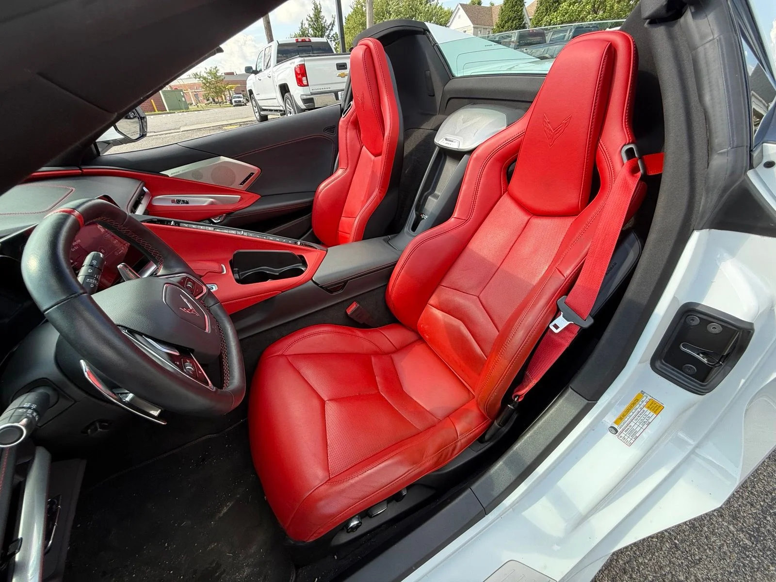 Used 2023 White Chevrolet Stingray image 12