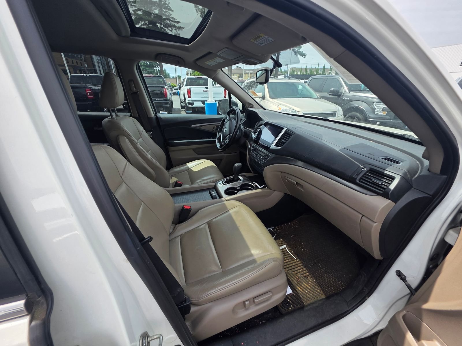 Used 2016 White Diamond Pearl Honda EX-L image 15