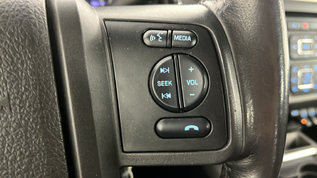 Used 2015 White Platinum Clearcoat Metallic Ford Platinum image 37