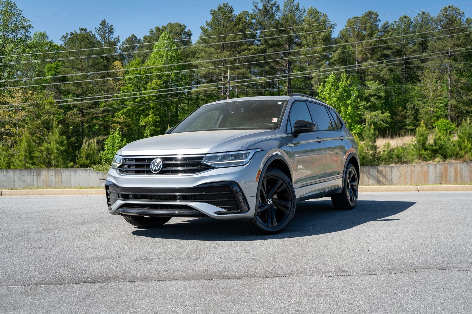 2023 Volkswagen Tiguan SE R-LINE BLACK