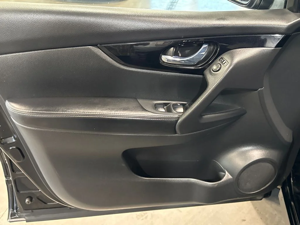 Used 2019 Black Nissan SV image 9