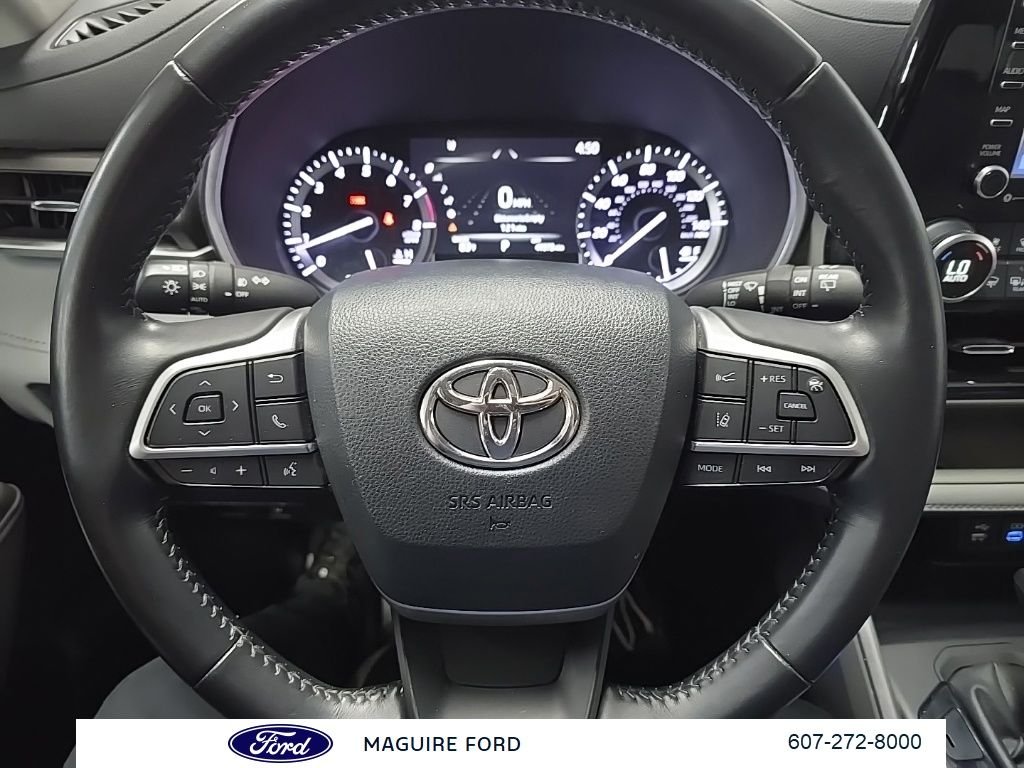Used 2022 Moon Dust Toyota XLE image 22