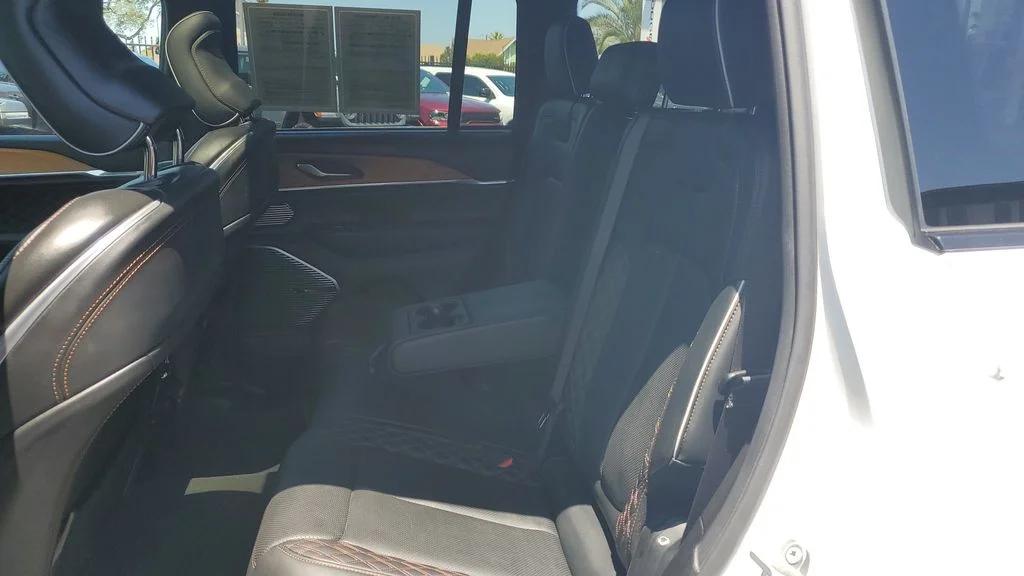 Used 2022 White Jeep Summit Reserve 4xe image 16