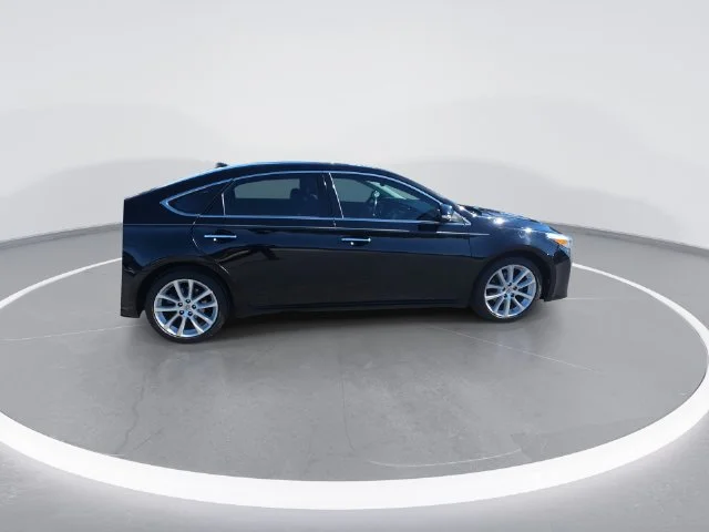 Used 2013 Black Toyota XLE Touring image 9