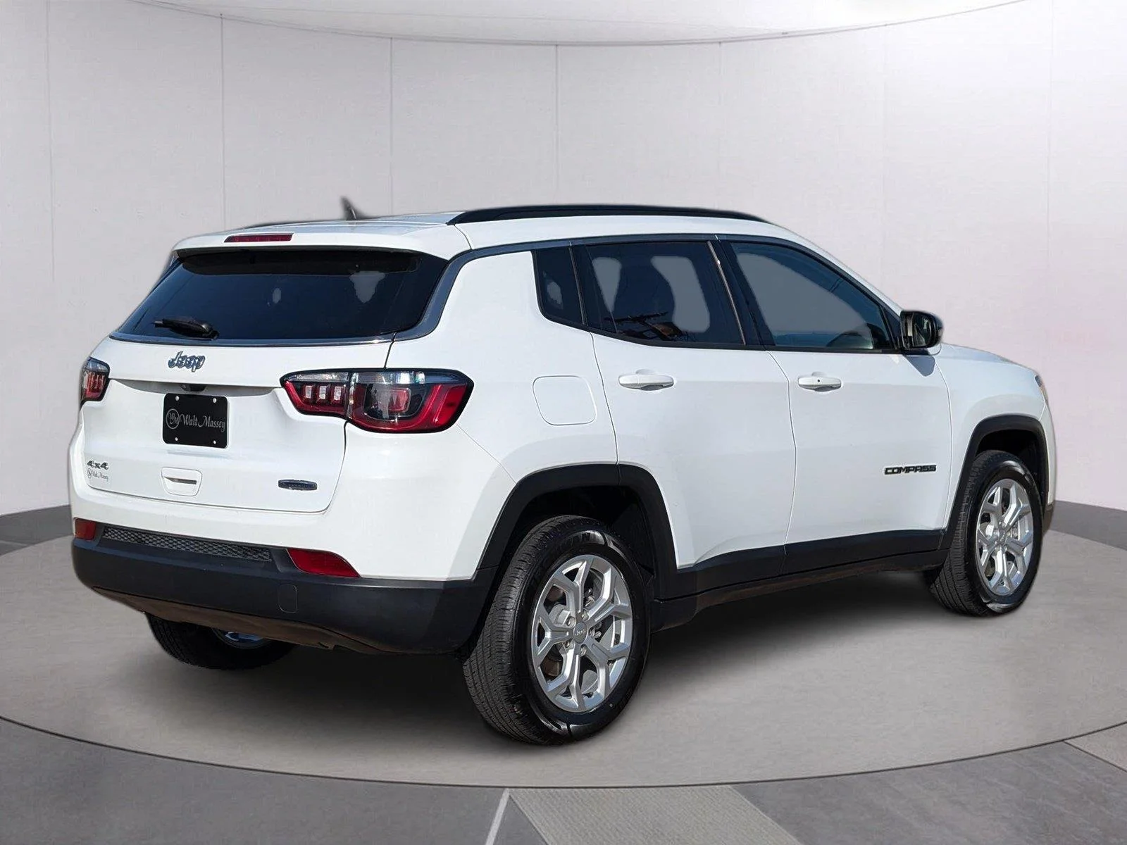 Used 2024 Bright White Clearcoat Jeep Latitude image 5
