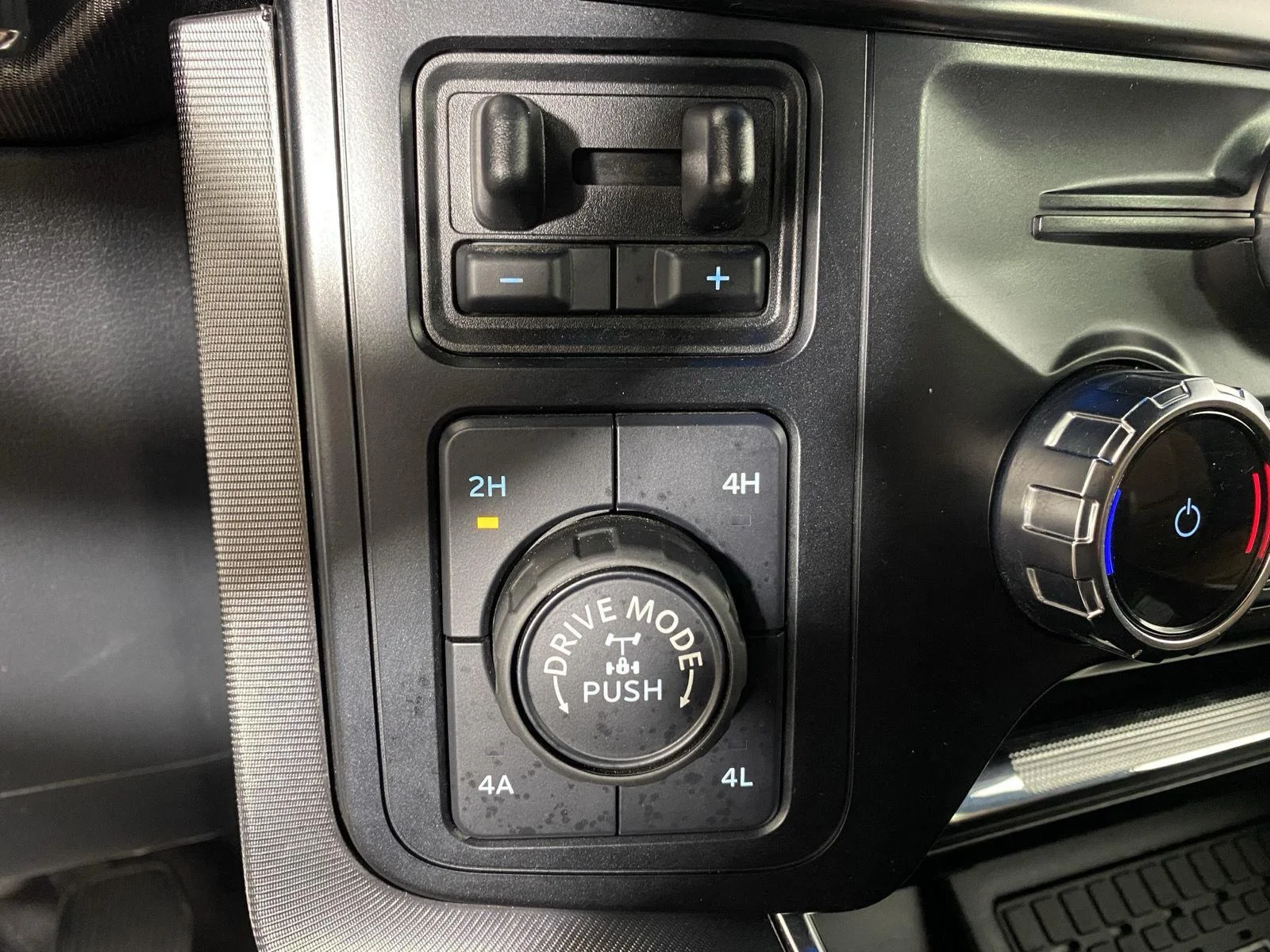 Used 2023 Agate Black Ford Platinum image 16