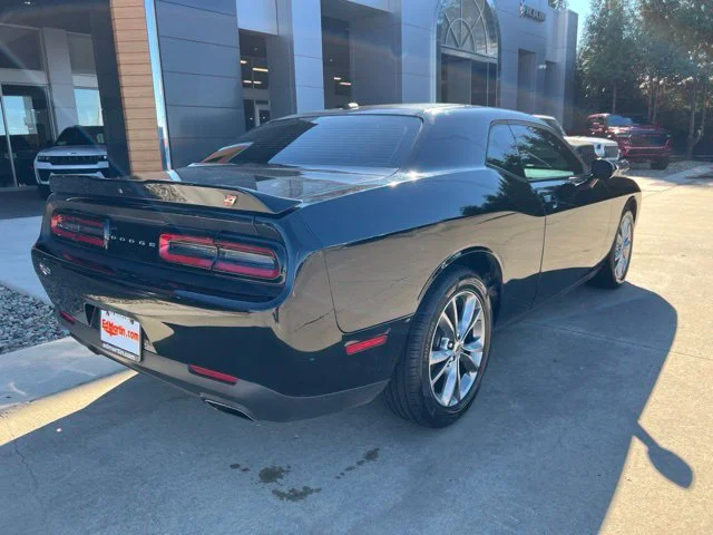 Used 2021 Black Dodge SXT image 3
