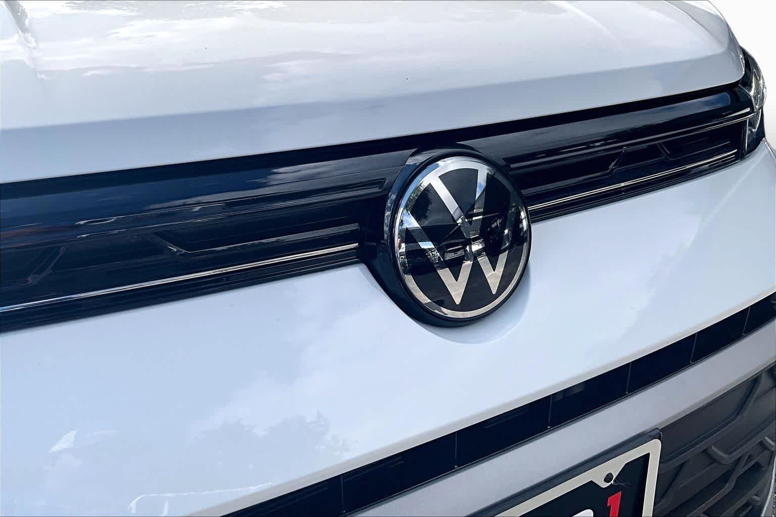 Certified Used 2025 Pure White Volkswagen S image 31
