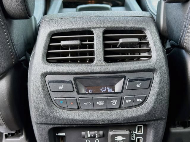 Used 2021 White Honda Touring 7-Passenger image 20