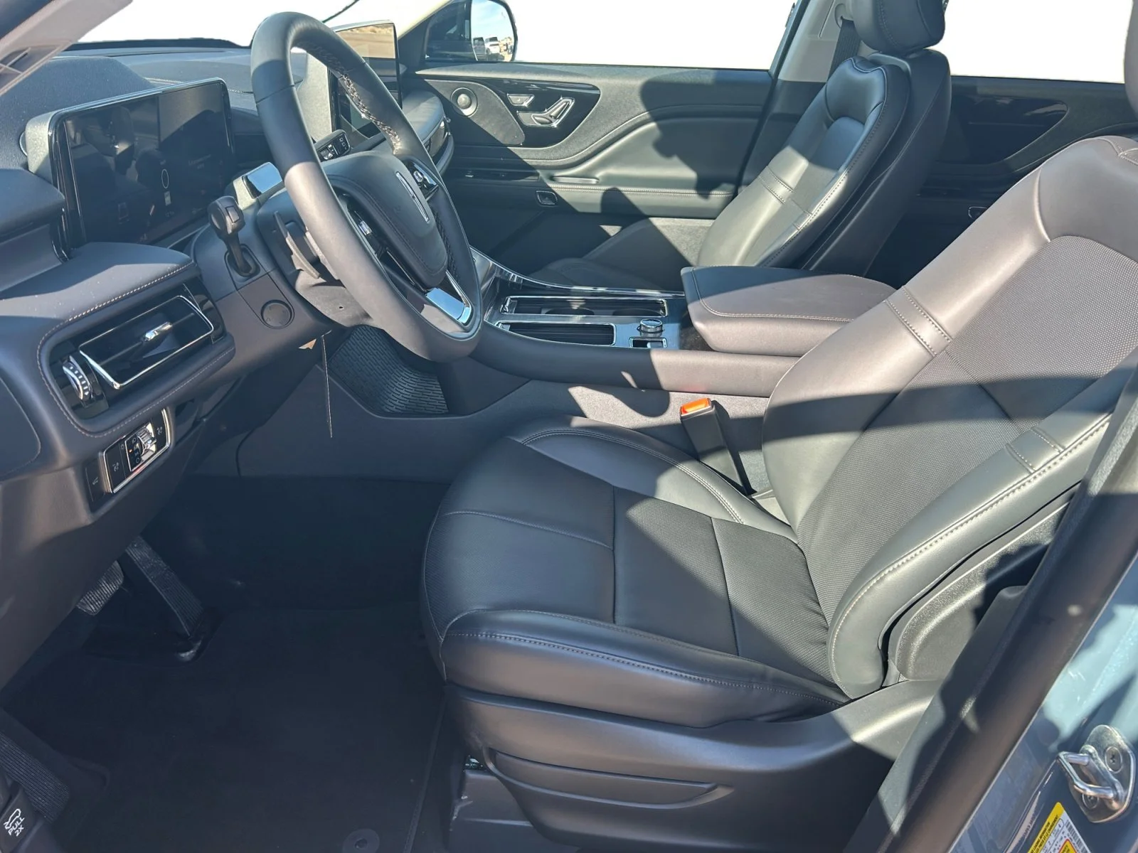 New 2026 Whisper Blue Metallic Clearcoat Lincoln Premiere image 14
