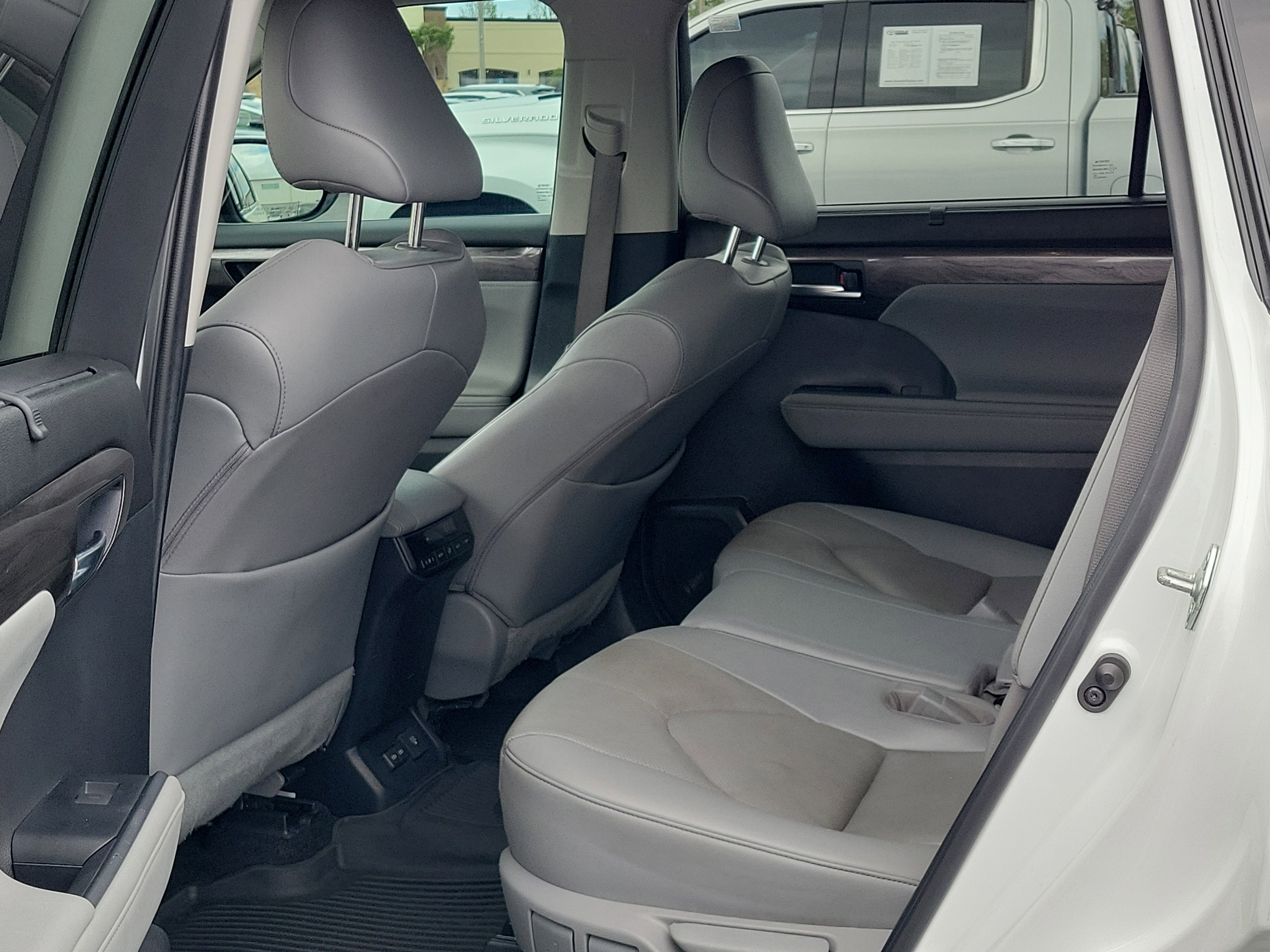 Used 2023 Wind Chill Pearl Toyota0 Limited image 13