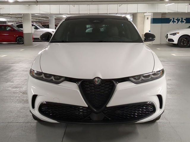 New 2025 Milano White Exterior Paint Alfa Romeo Veloce image 2