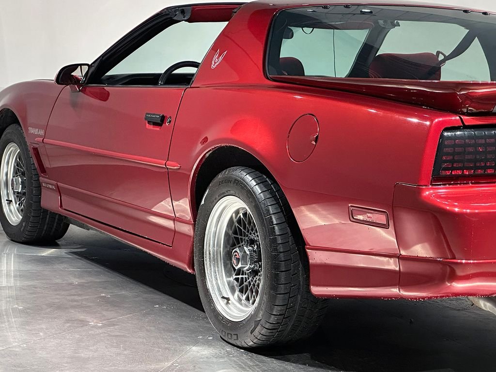 Used 1987 Red Pontiac  image 34