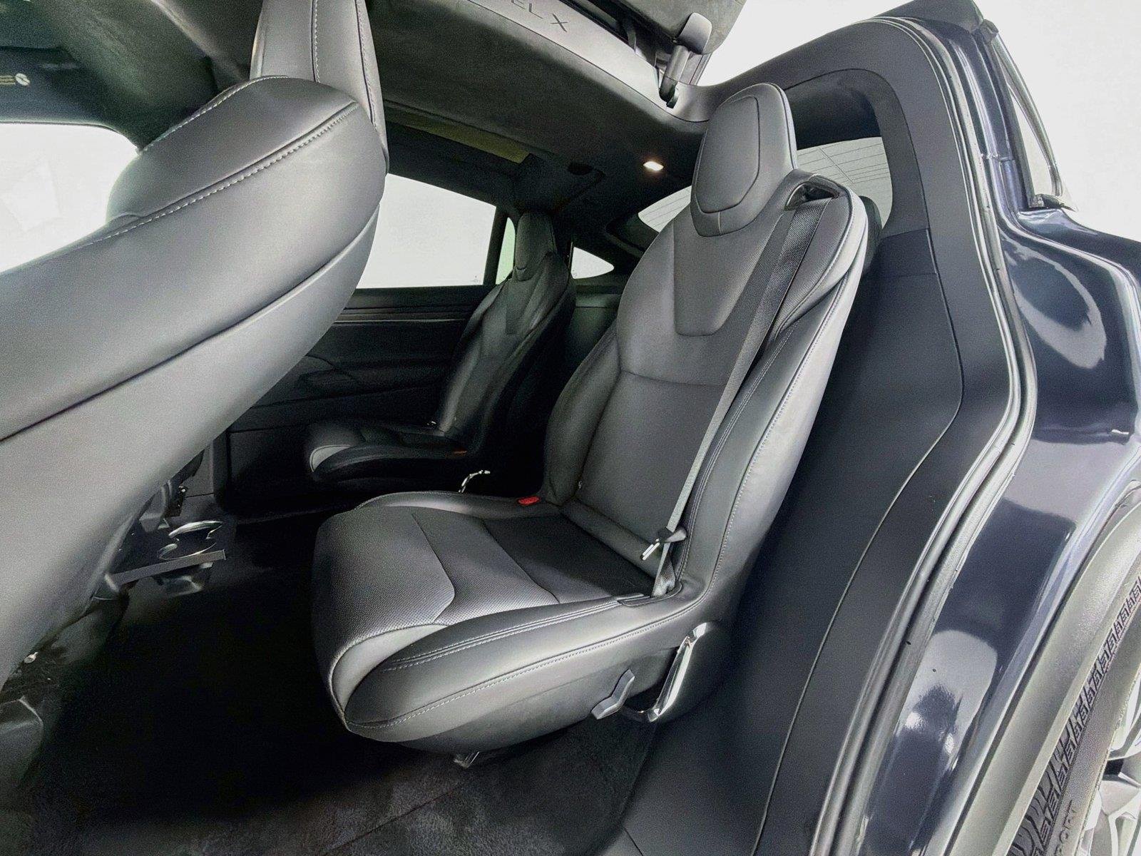 Used 2023  Tesla  image 17