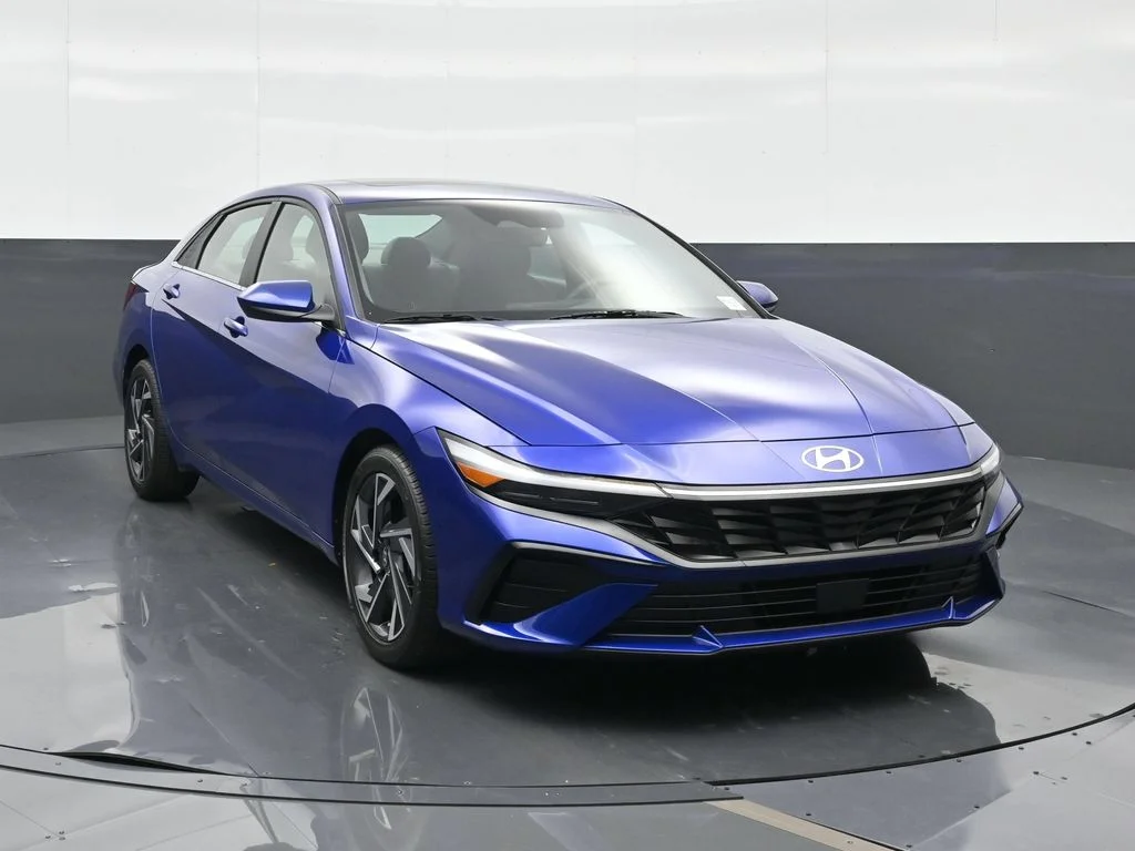 Used 2025 Blue Hyundai SEL Convenience image 13