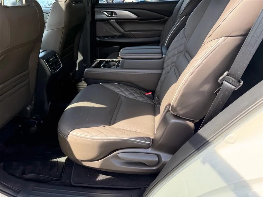 Used 2023 White Mazda Signature image 10