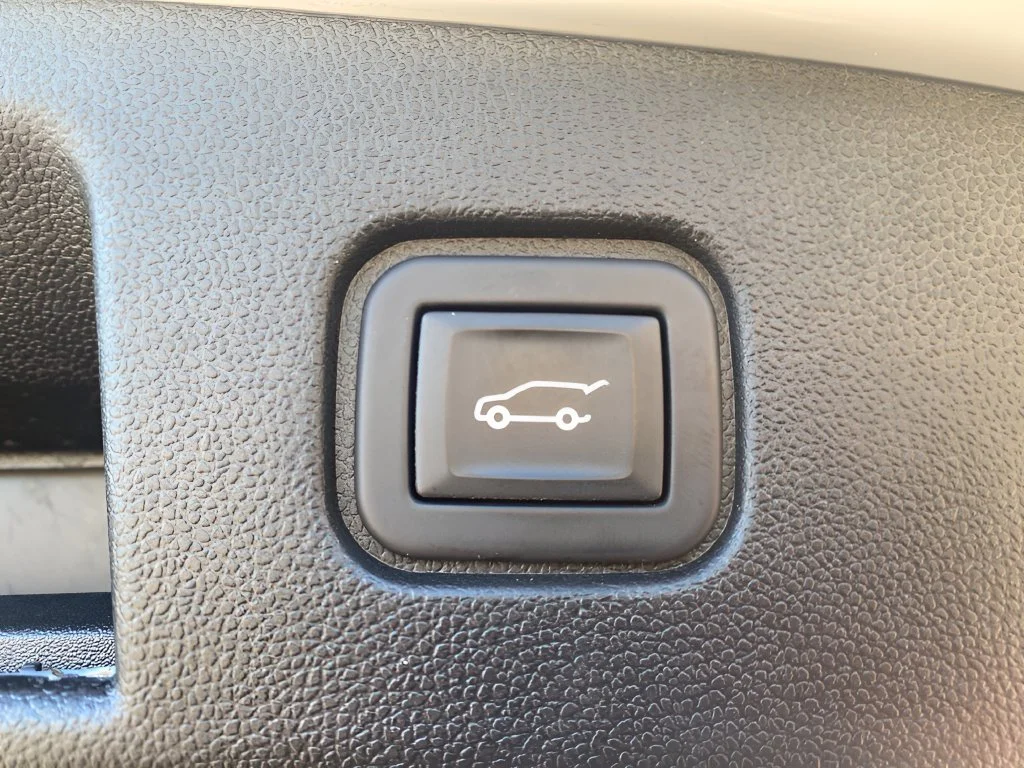 Used 2024 Summit White Chevrolet RS image 36