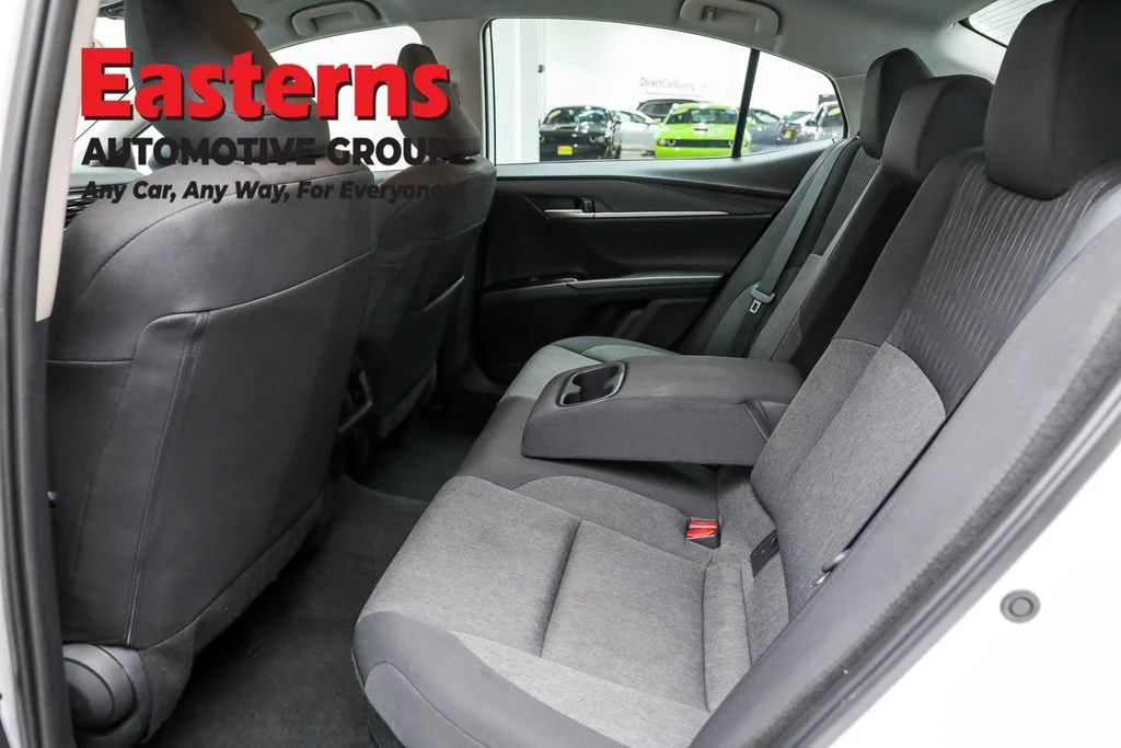 Used 2025 White Toyota LE image 20