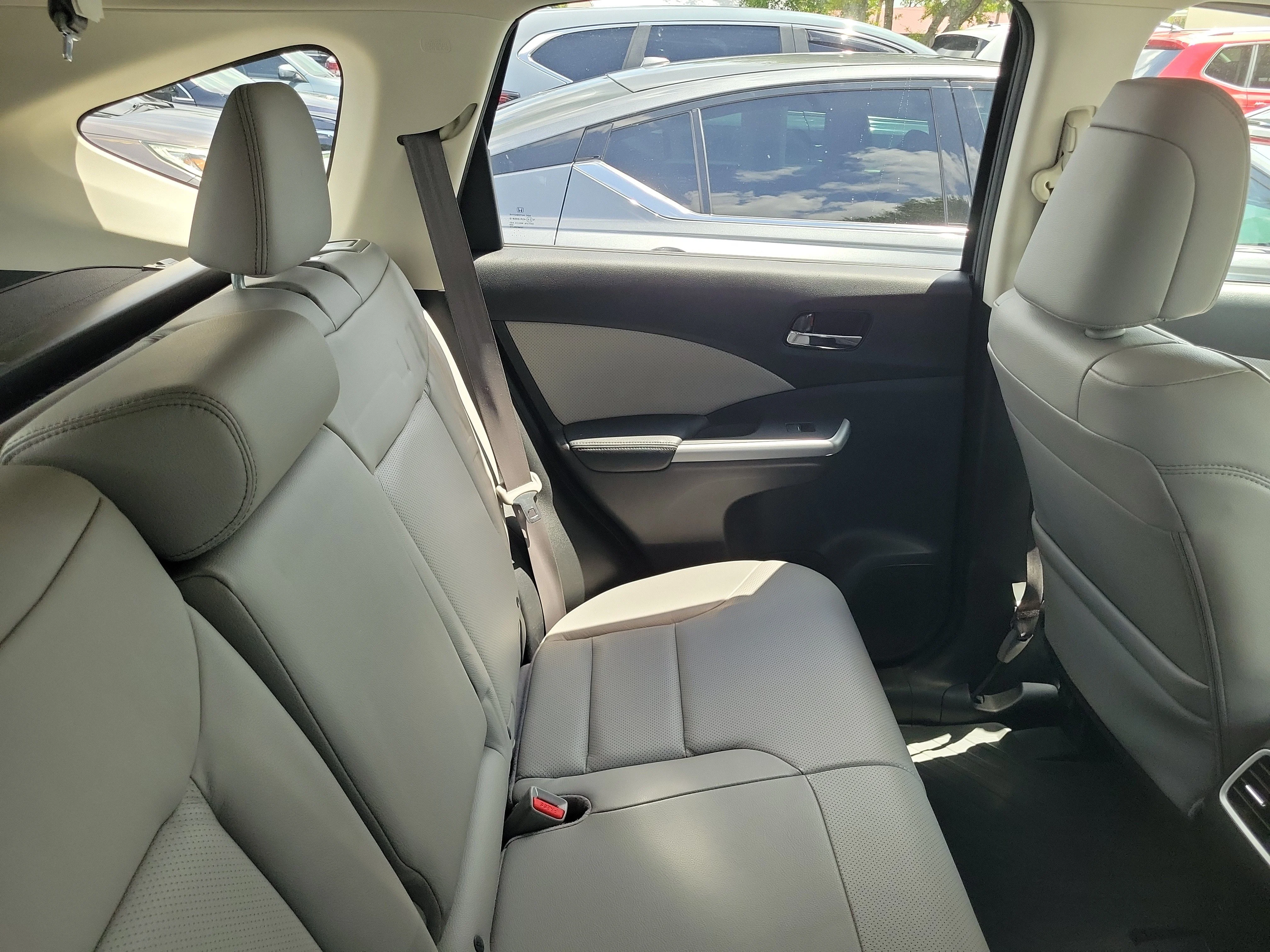 Used 2016 Alabaster Silver Metallic Honda EX-L image 4