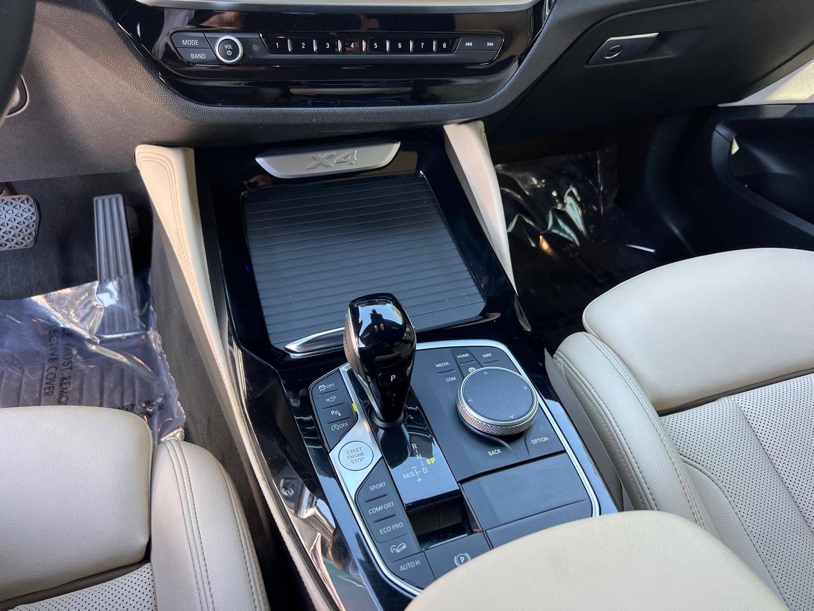 Used 2025 Mineral White Metallic BMW xDrive30i image 33