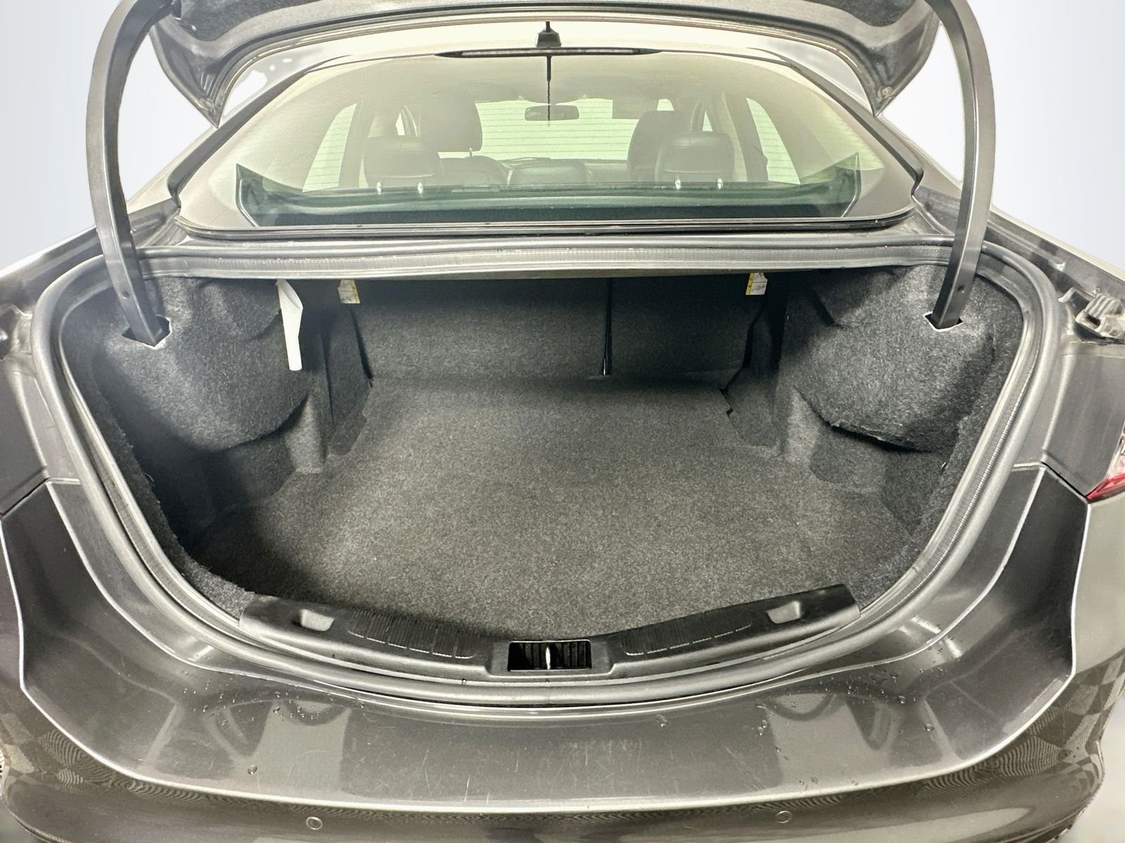 Used 2017 Magnetic Ford SE image 26