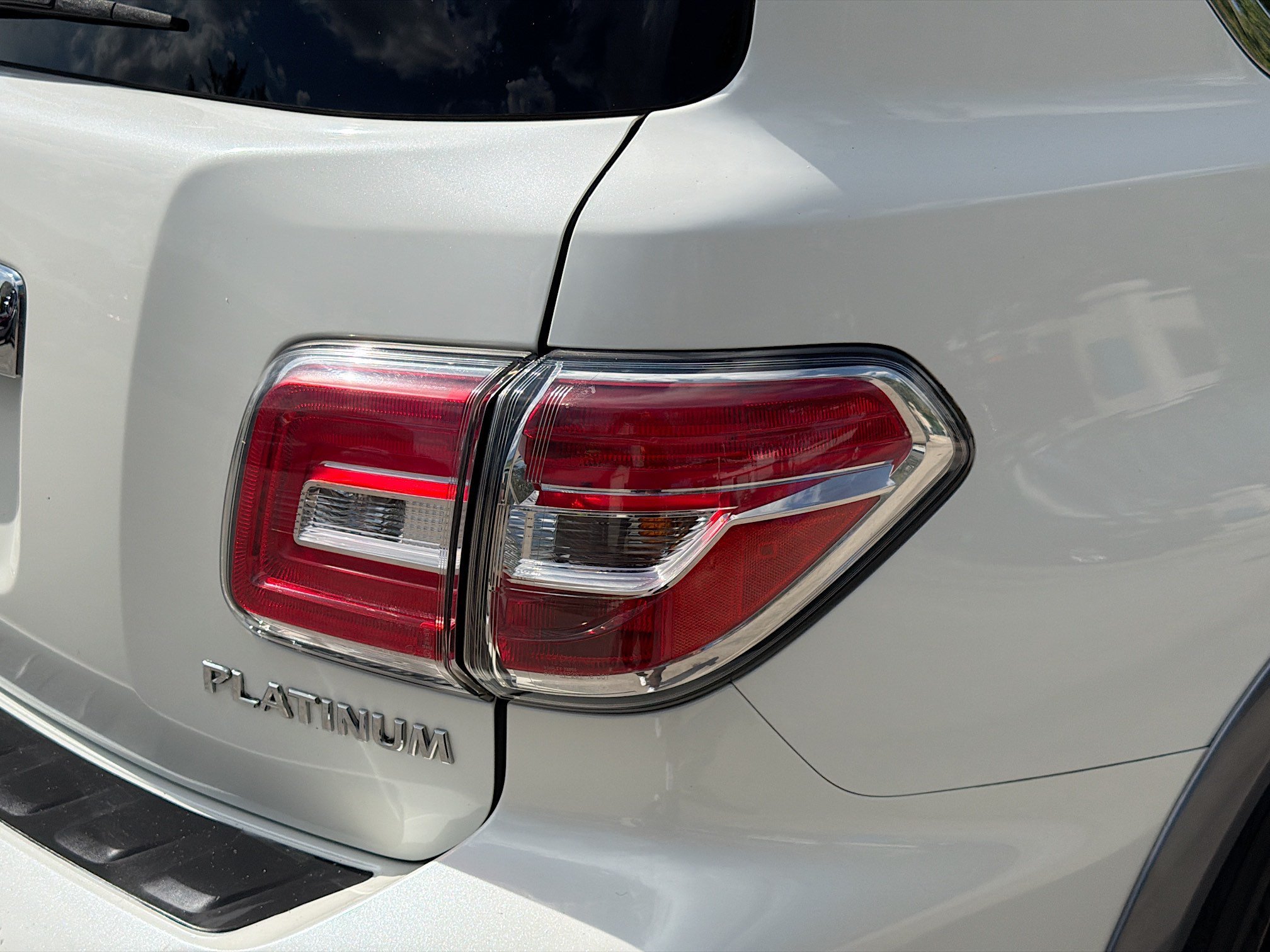 2017 Nissan Armada Platinum - Photo 25