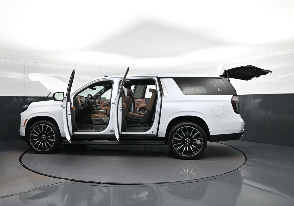 New 2026 Polar White Tricoat Chevrolet High Country image 47