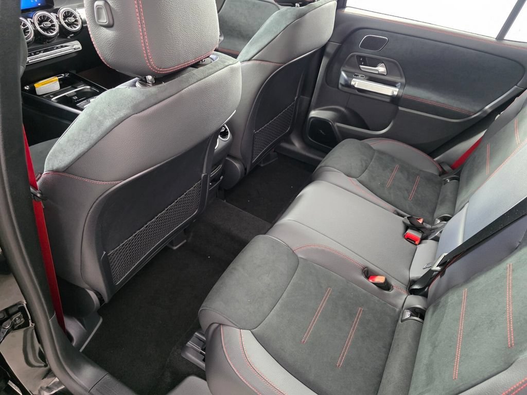 2026 Mercedes-Benz GLB AMG GLB 35 - Photo 31
