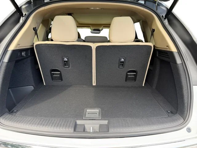 New 2026 White Acura  image 37