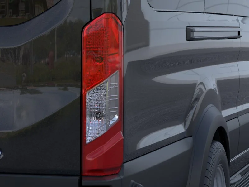 New 2026 Agate Black Metallic Ford XLT image 21