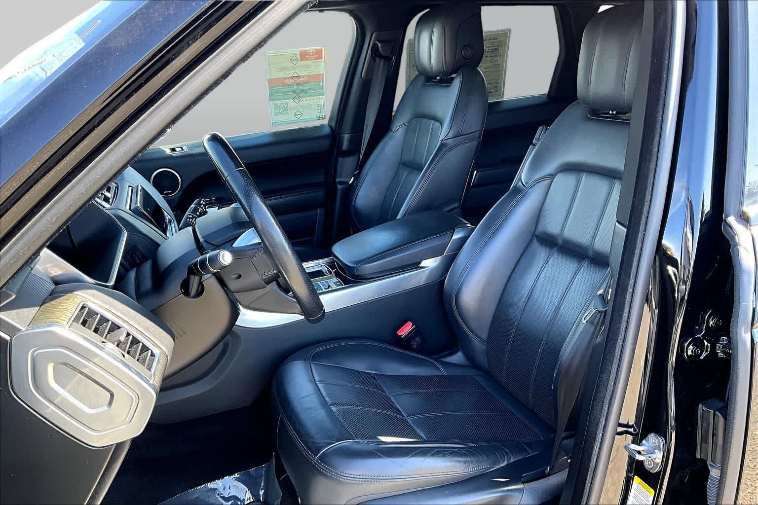 Used 2020 Borealis Black Metallic Land Rover HSE image 7