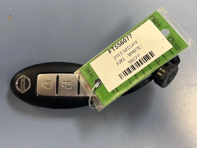 Used 2015 White Nissan SV image 34