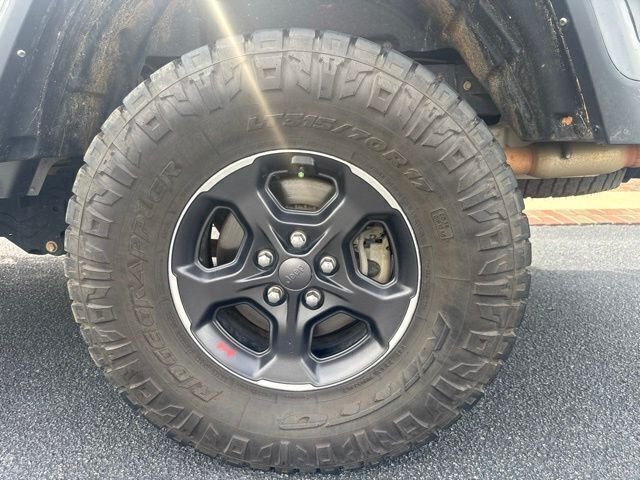 Used 2022 Gray Jeep Rubicon image 10