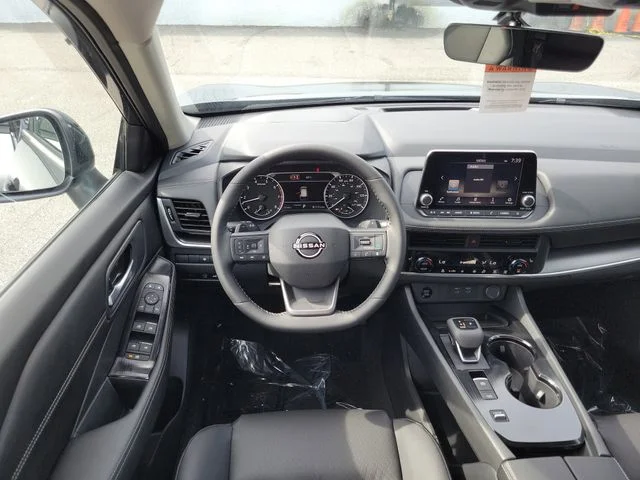 New 2026 Everest White Pearl TriCoat Nissan Dark Armor™ image 23