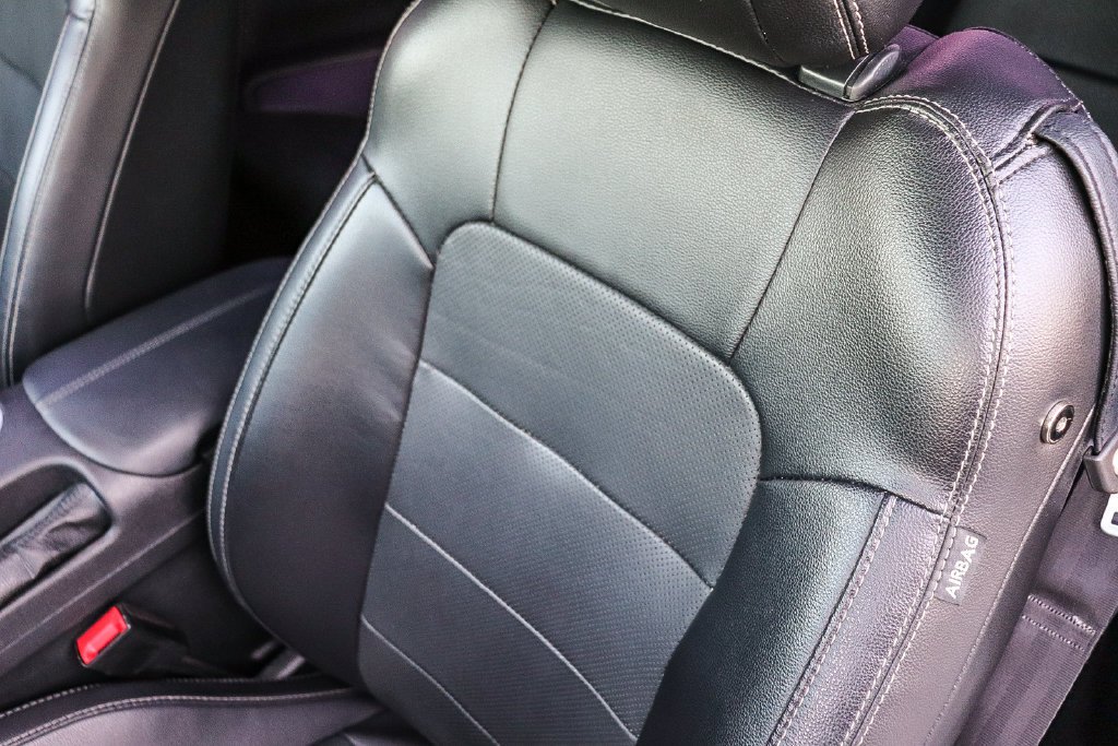 Used 2020 Oxford White Ford GT Premium image 26